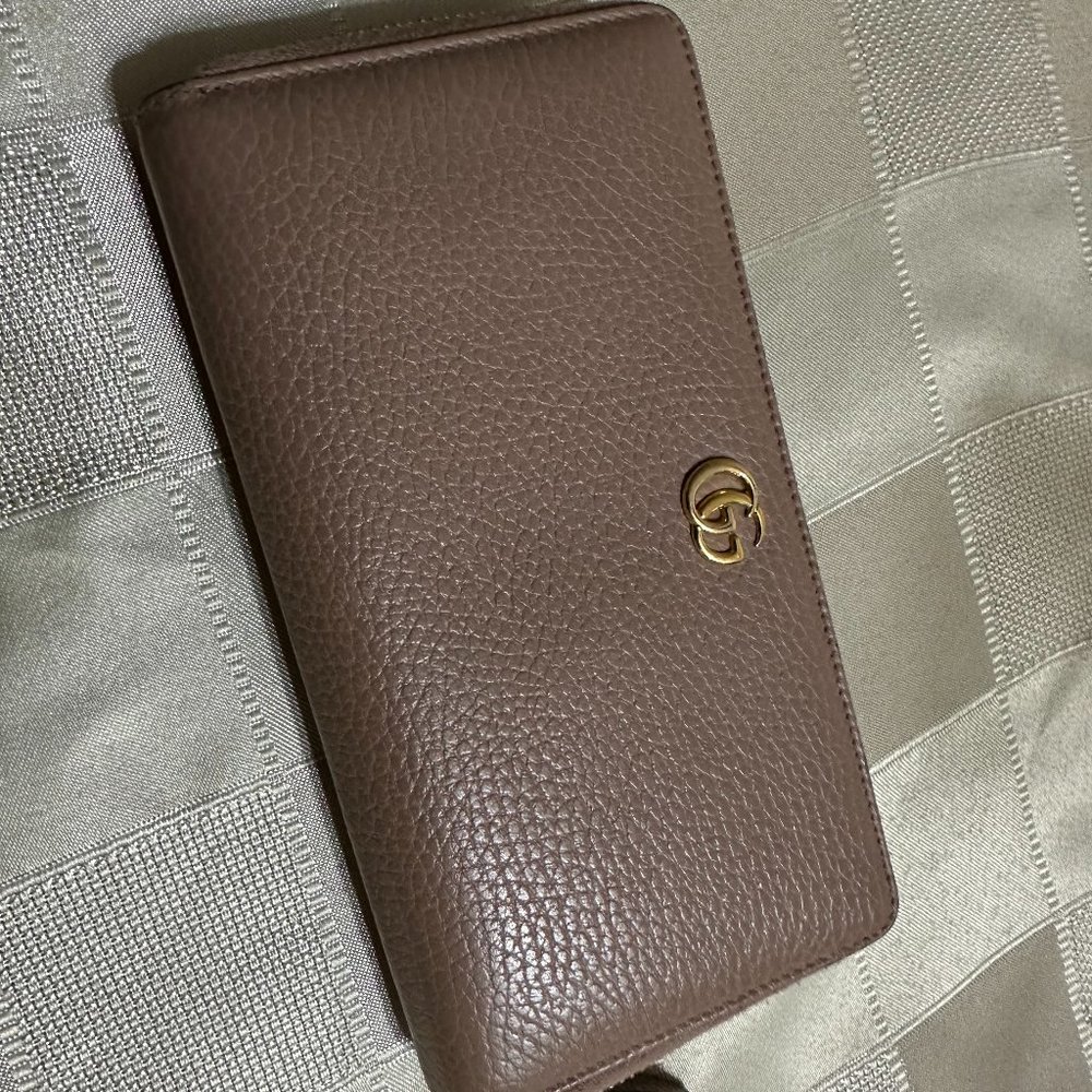 GG Marmont Zip Around Wallet Leather